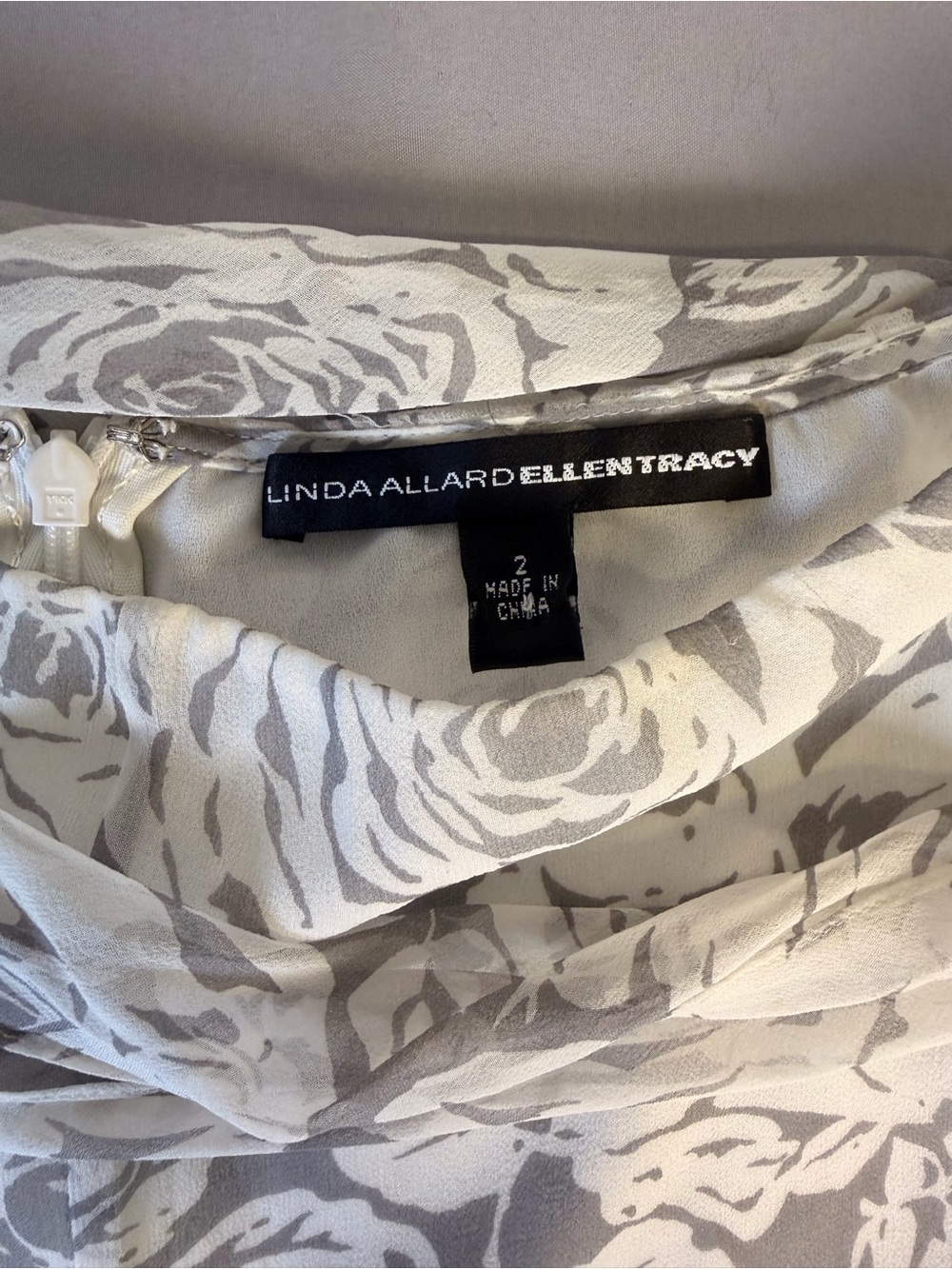 Linda Allard Ellen Tracy Size 2 100% Silk Pants Vintage Grey and White Floral - Picture 5 of 13